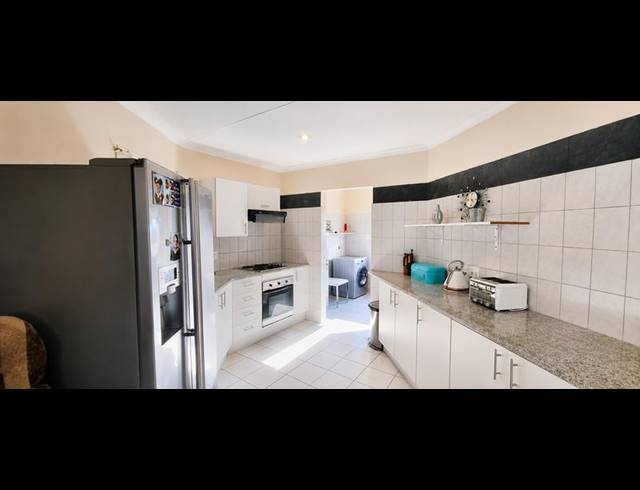 2 BEDROOM TOWNHOUSE FOR SALE IN CELTISDAL